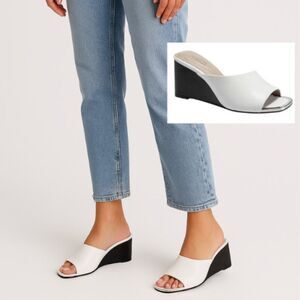 🆕️Alfani Womens Laurita Metallic Trim Wedge Sandals. C2-42b